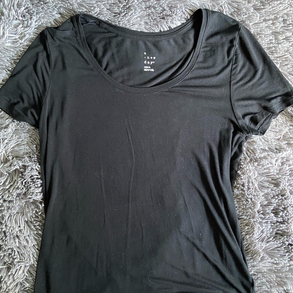 Black scoop neck T-shirt, barely worn
